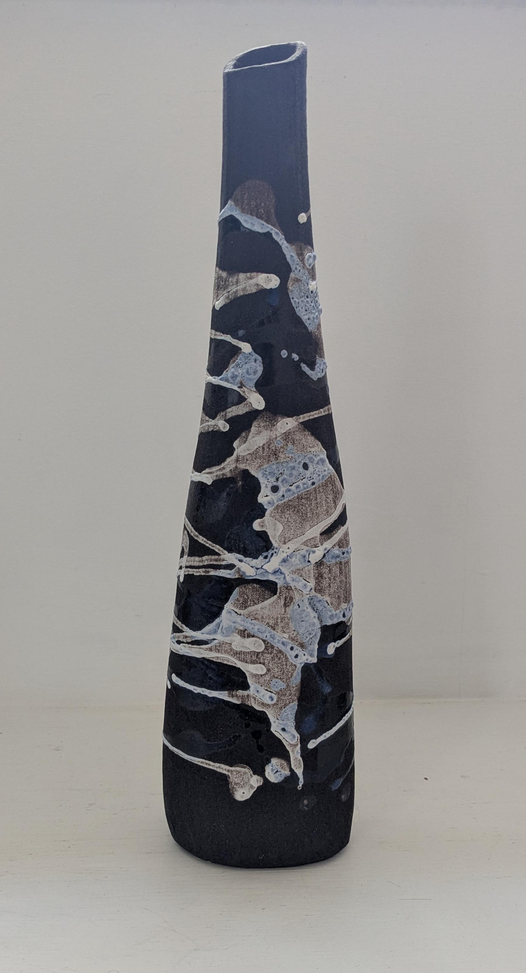 Medium Black Texture Vessel - LC26