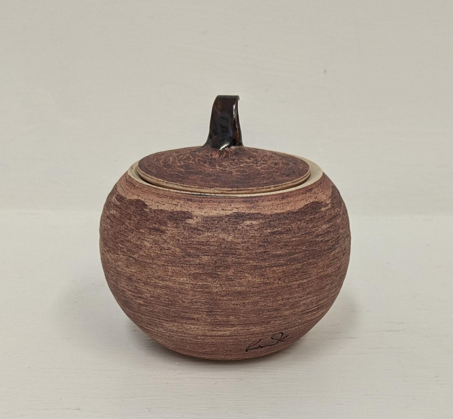 Red Iron Oxide Loose Lidded Pot (8)